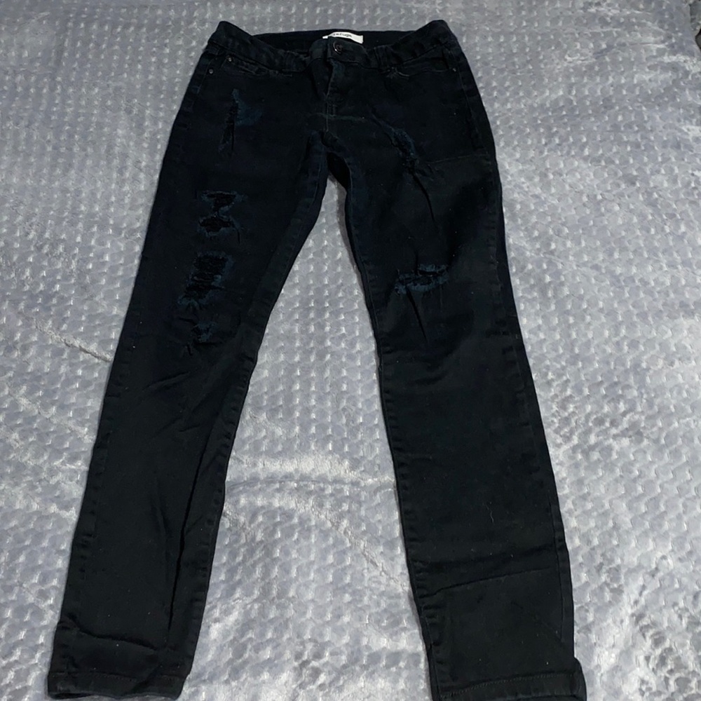 Refuge Ripped Jeans